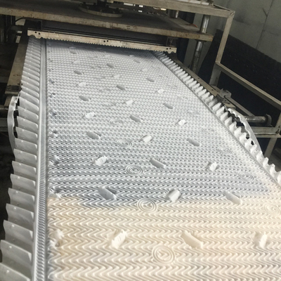 Il nero del PVC del materiale di riempimento del film della torre di raffreddamento di flusso trasversale MX75 1520 millimetri
