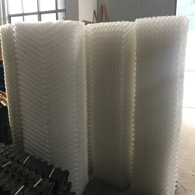Il materiale di riempimento di plastica della torre di raffreddamento dei pp ha ondulato i riempitori del PVC 1220mm/1830mm/2440mm